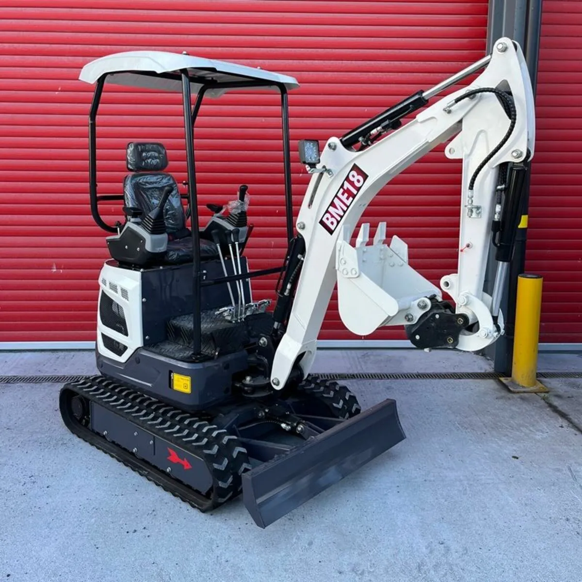 Bear Micro Digger 1.2 Tonne Deal - Image 2