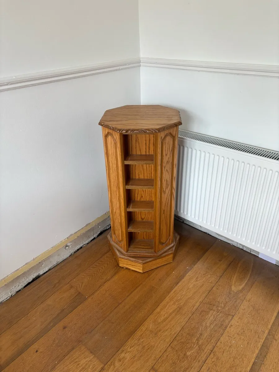 Cd 💿  solid wooden unit - Image 1