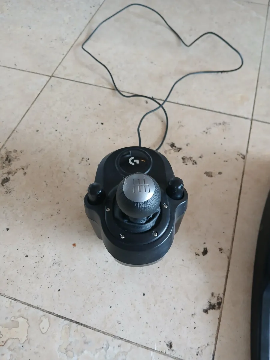 Logitech G920 Steering wheel for Xbox - Image 4