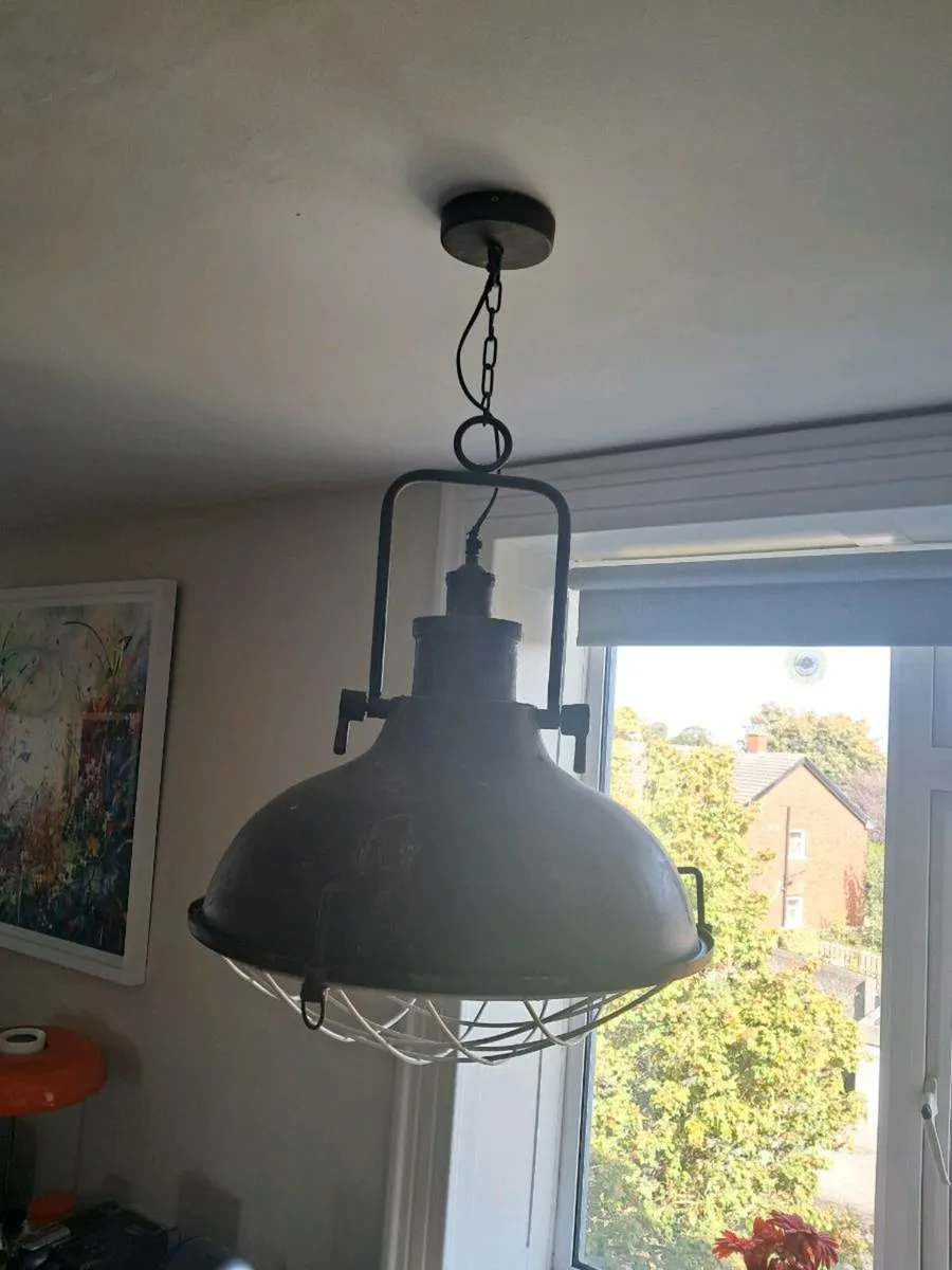 Light fitting - Image 2