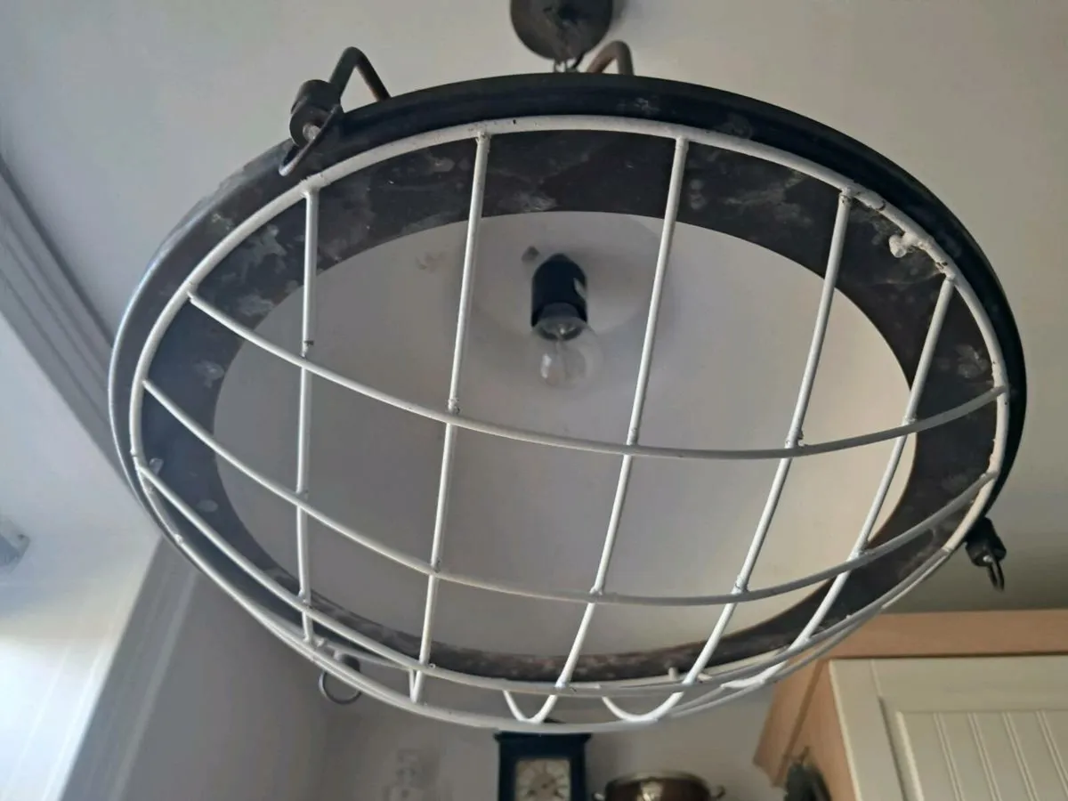 Light fitting - Image 4