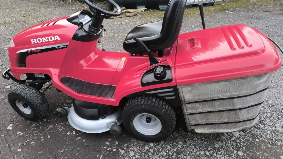 Honda 2417 lawnmower - Image 1