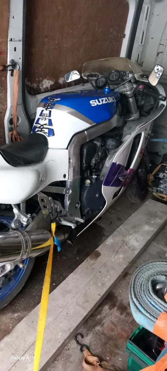 Suzuki gsxr 750 1993 - Image 2