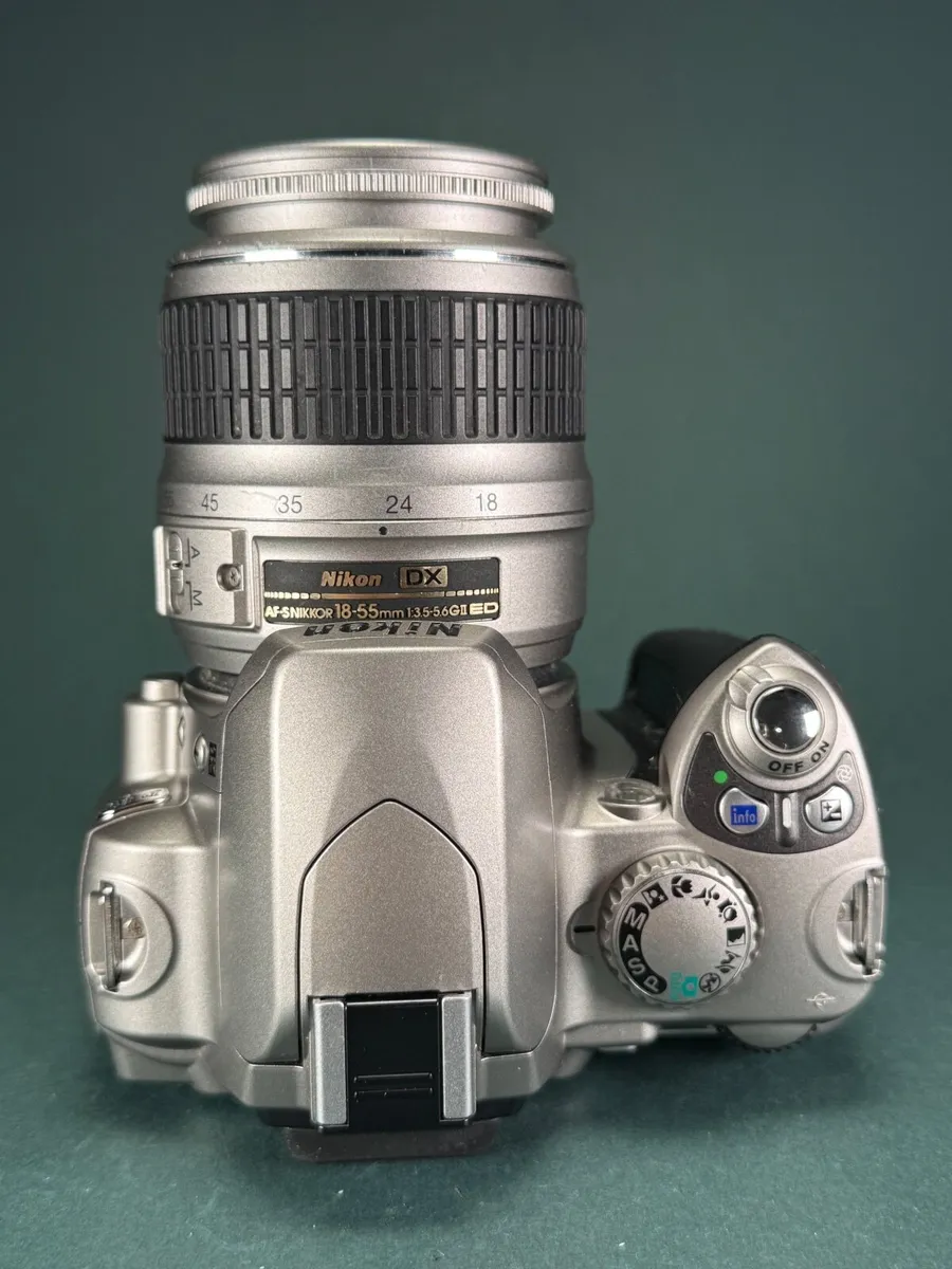 Nikon D40 with AF-S NIKKOR 18-55mm 1:3.5-5.6G ED l - Image 4