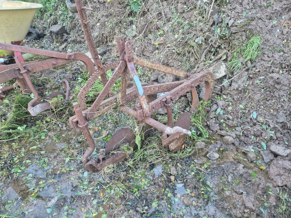 Ferguson plough - Image 1