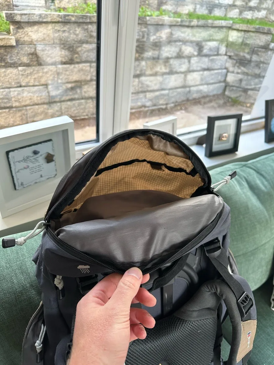 Berghaus 75L Hiking Backpack - Image 3
