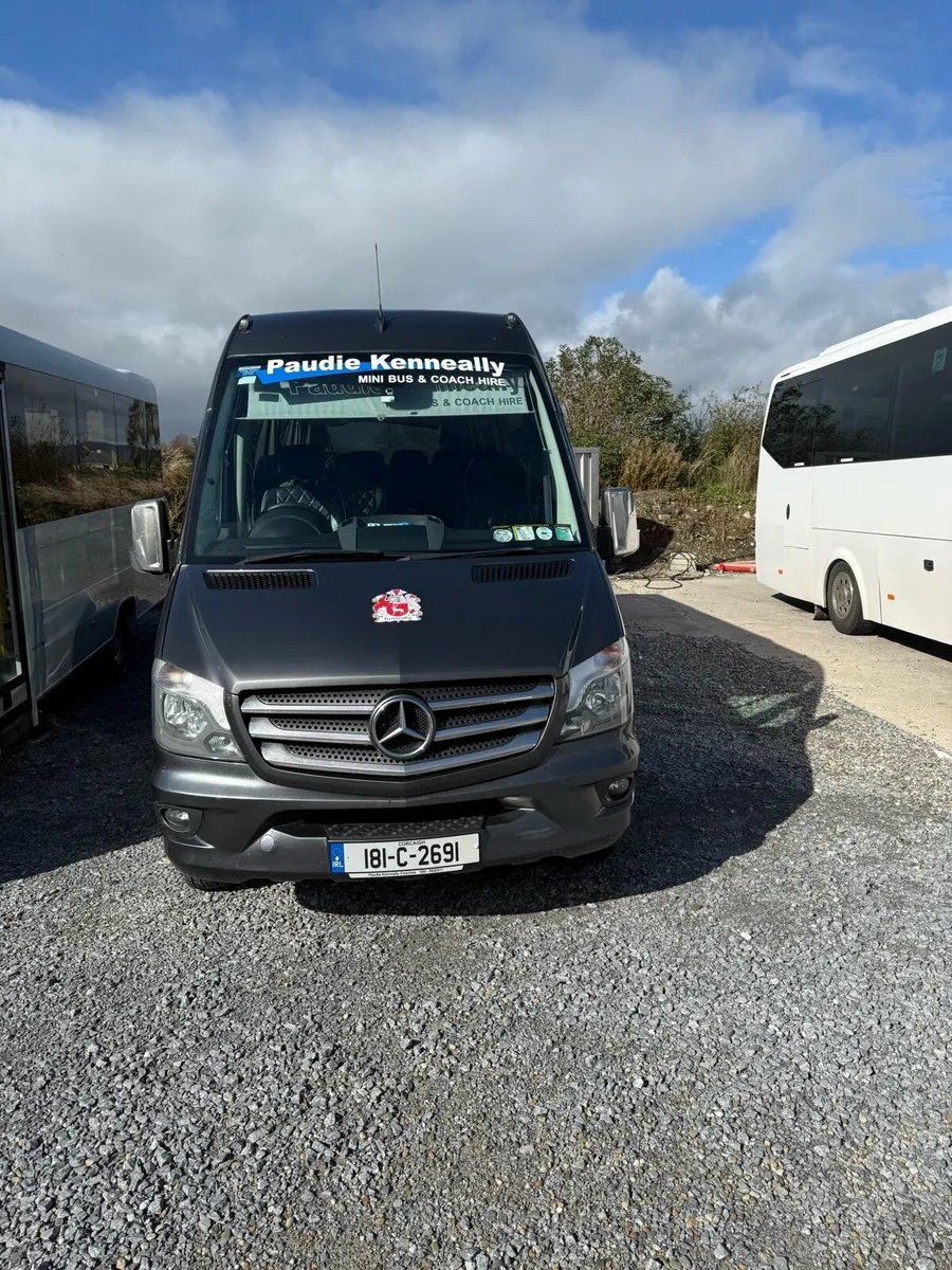 Buses & coaches - Image 2