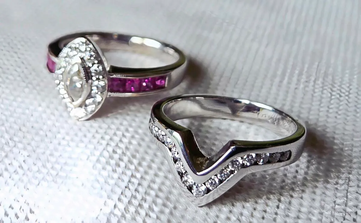18ct White Gold Diamond & Pink Sapphire Ring Set - Image 1