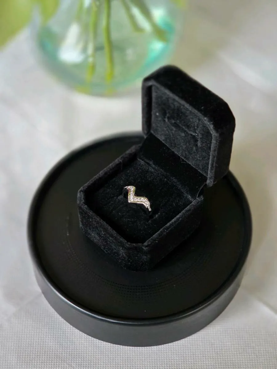 18ct White Gold Diamond & Pink Sapphire Ring Set - Image 4