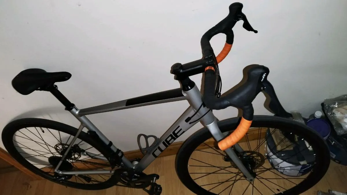 Cube road bike for sale - Image 2