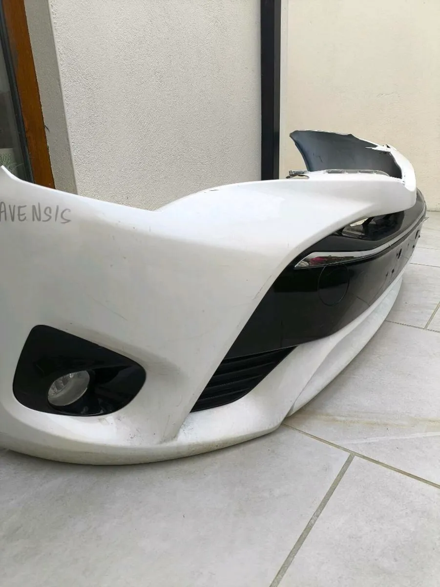 Toyota Avensis bumper - Image 3