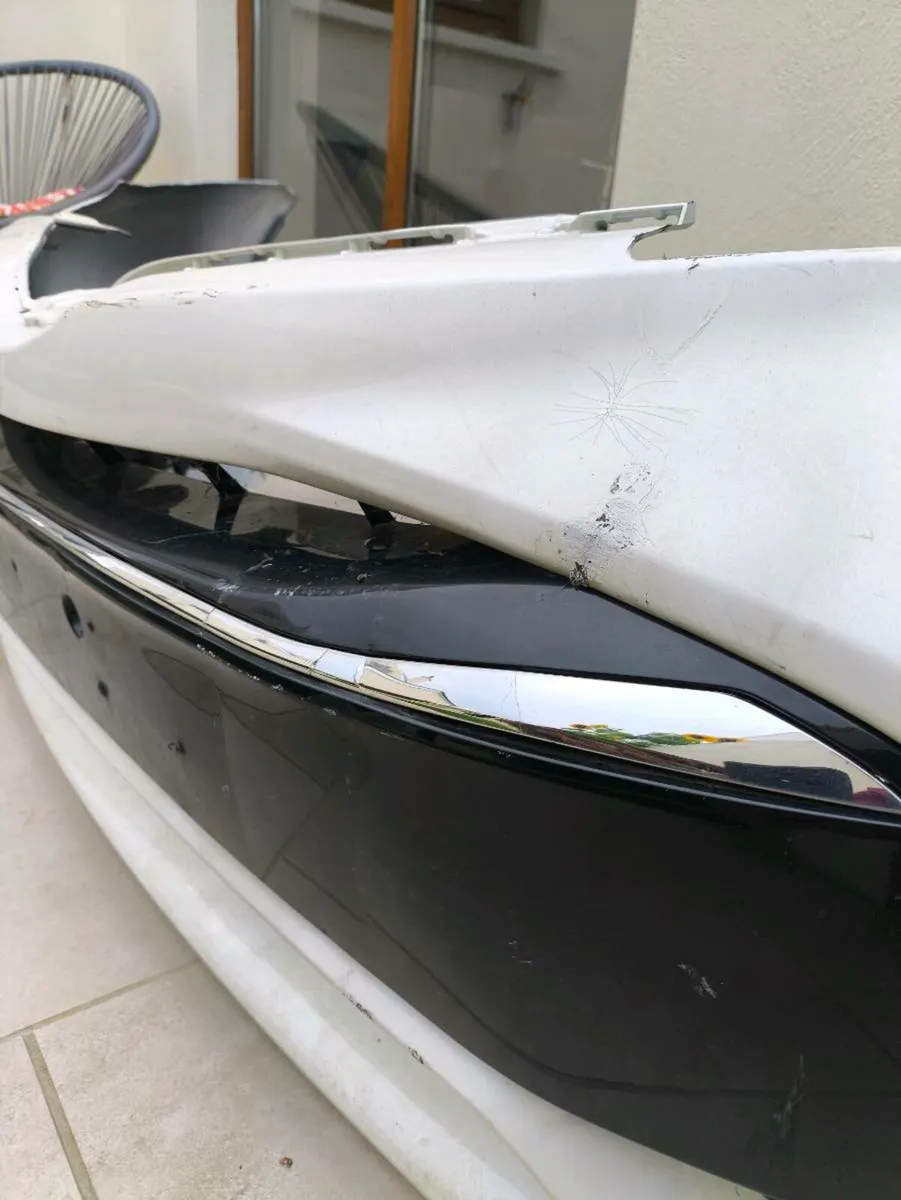 Toyota Avensis bumper - Image 4