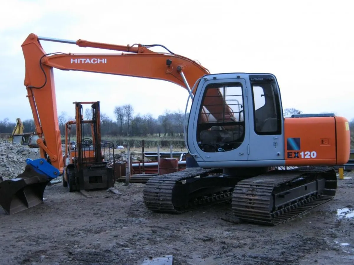 Available Painter Farm Machinery Respray and Prep - Image 1