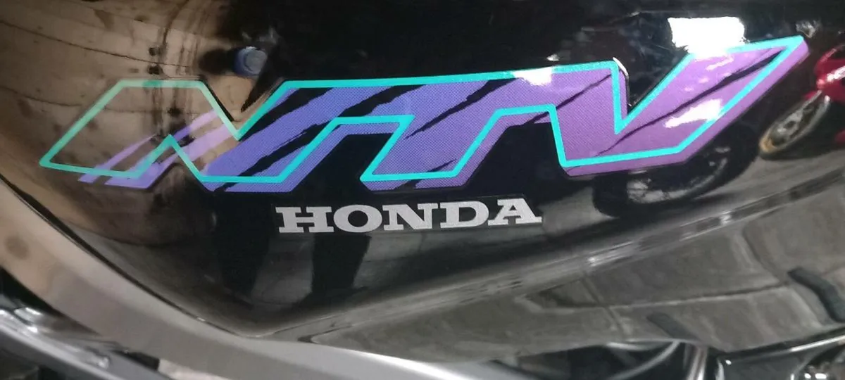 93Honda Ntv650 - Image 1