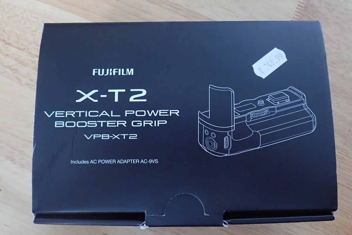 Fujifilm X-T2 Pawer Grip - Image 1