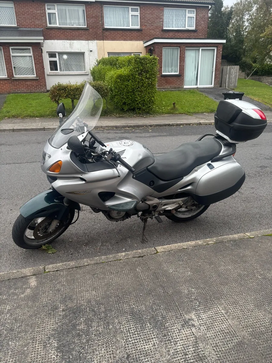 Honda Deauville NT650V - Image 1