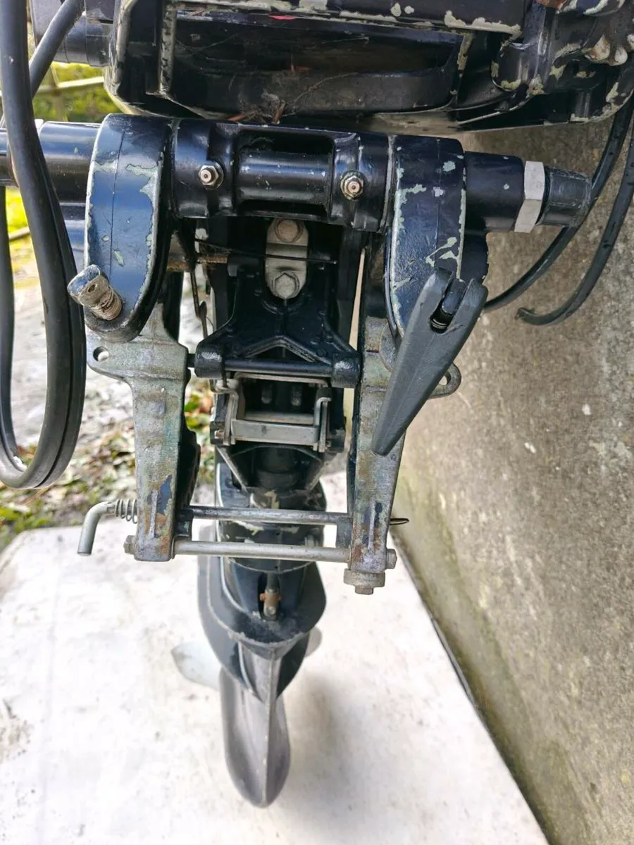 Outboard Motor - Image 2