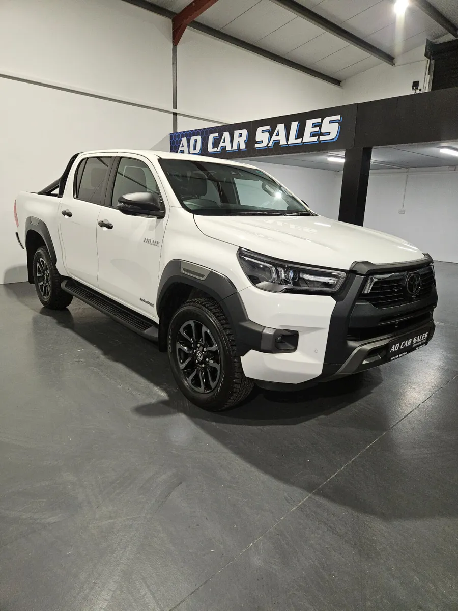 Toyota Hilux 2022 2.8 d4d invincible x - Image 1