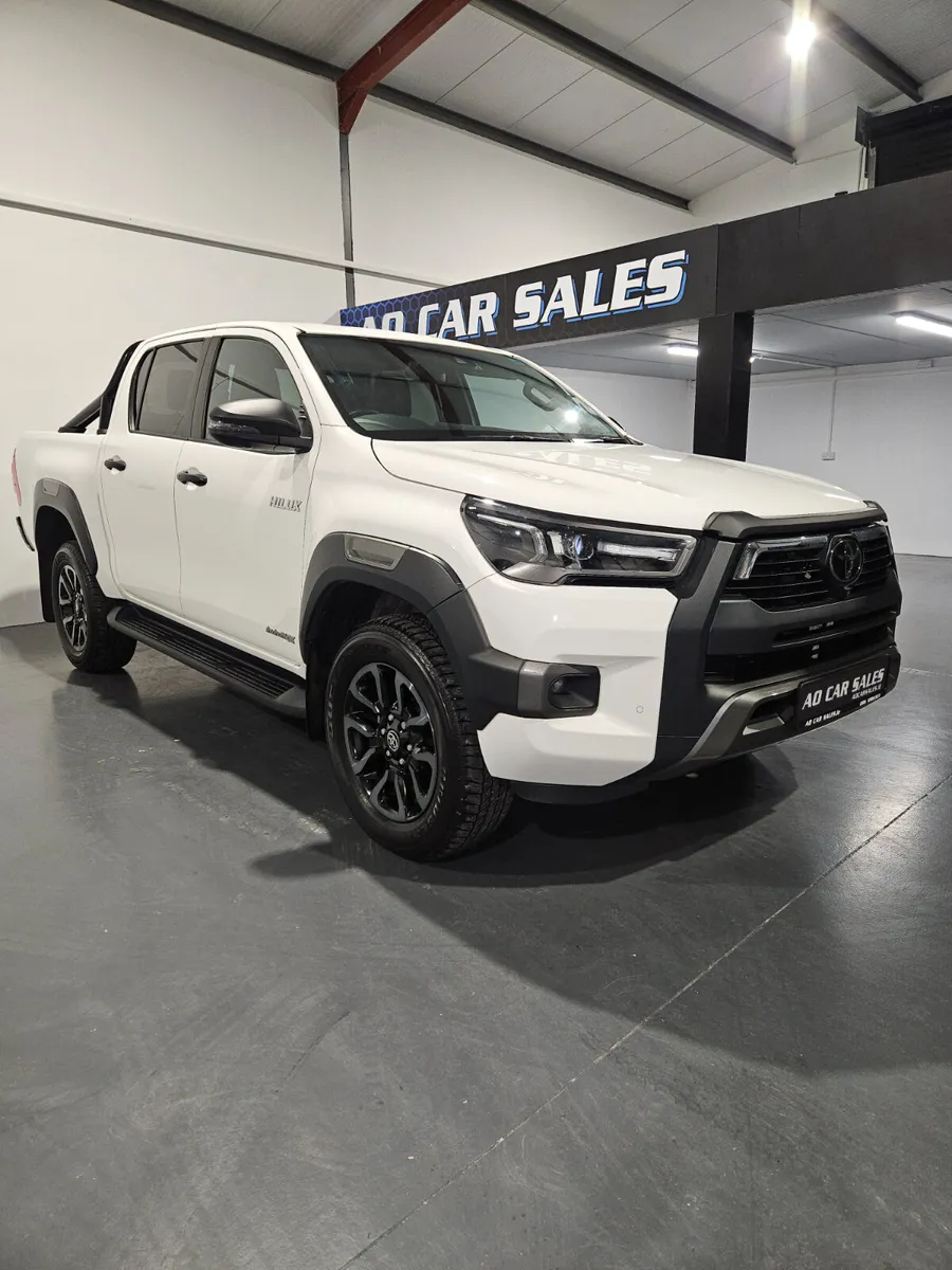 Toyota Hilux 2022 2.8 d4d invincible x - Image 2