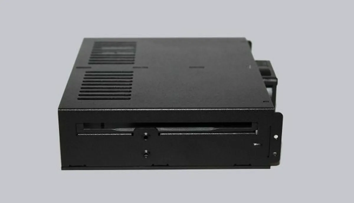 Icydock mb324sp-b 4 Bay 2.5" SAS/SATA HDD & SSD - Image 2
