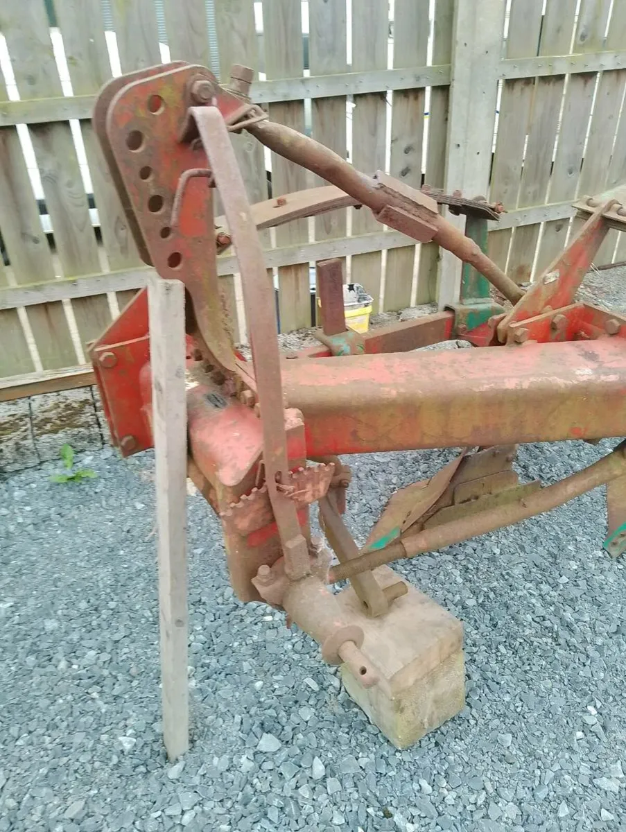 Plough 3 Furrow 12" Kverneland Spring Release - Image 2