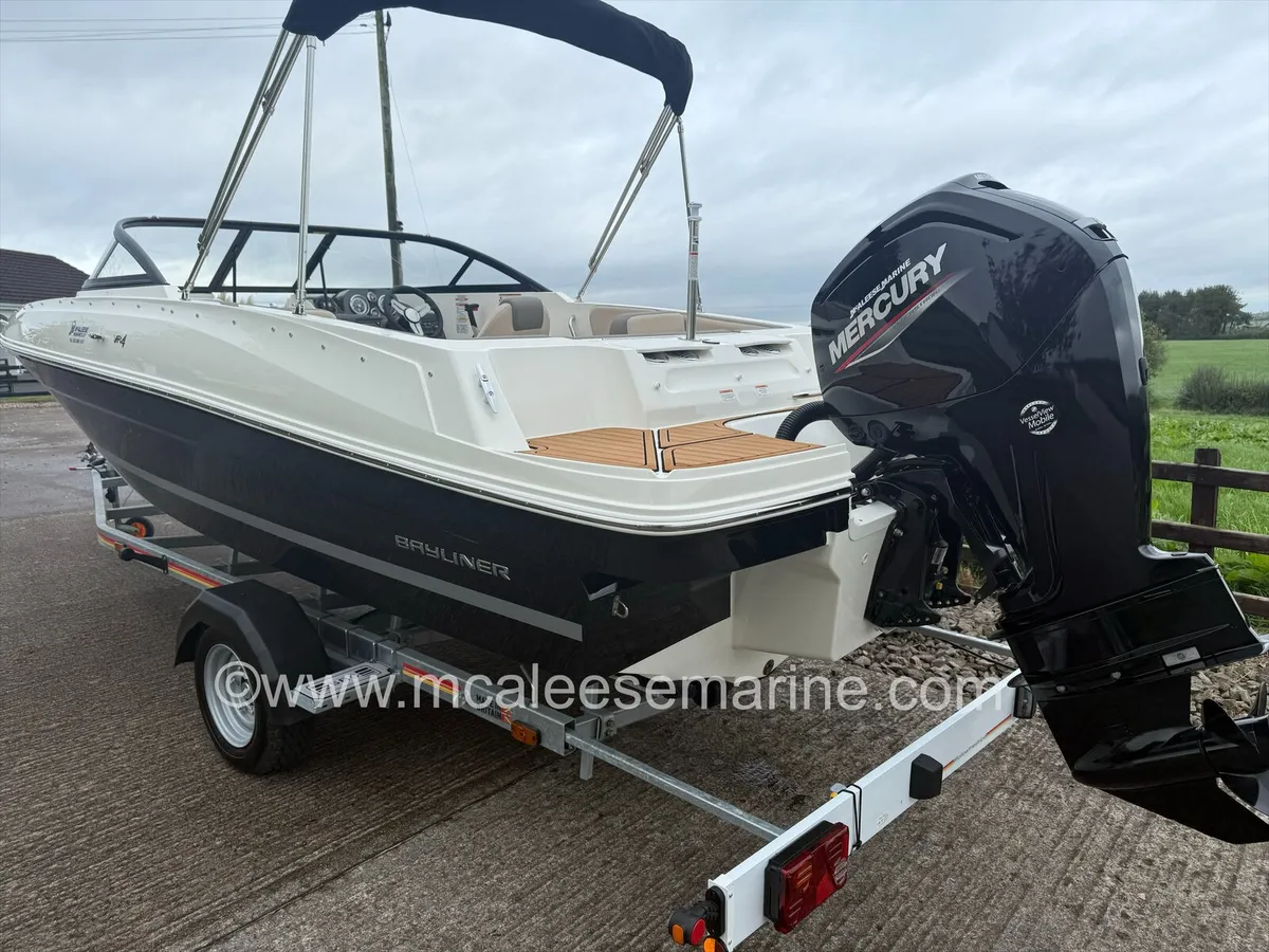 Bayliner VR4 Bowrider - Image 3