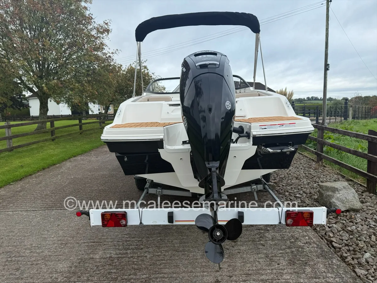 Bayliner VR4 Bowrider - Image 4