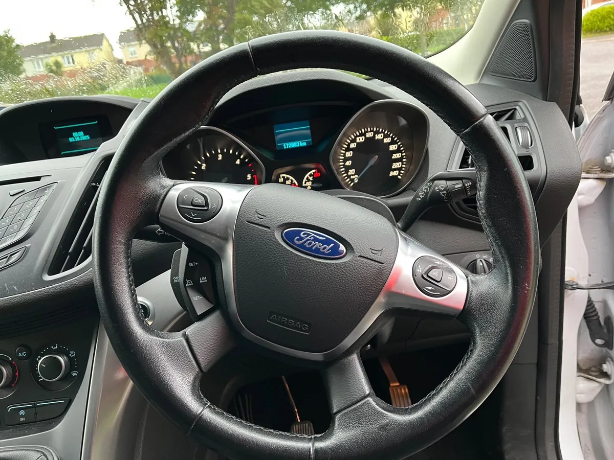 Ford Kuga 2015 - Image 4