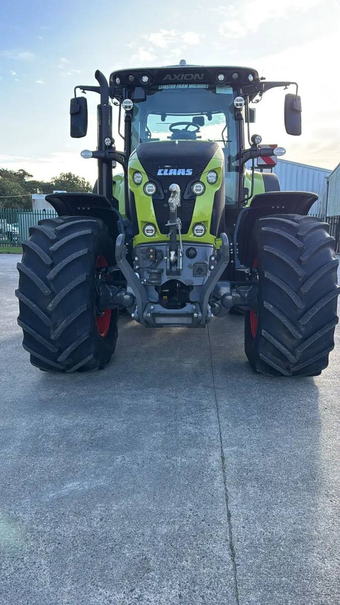 CLAAS Axion 830 - Image 3