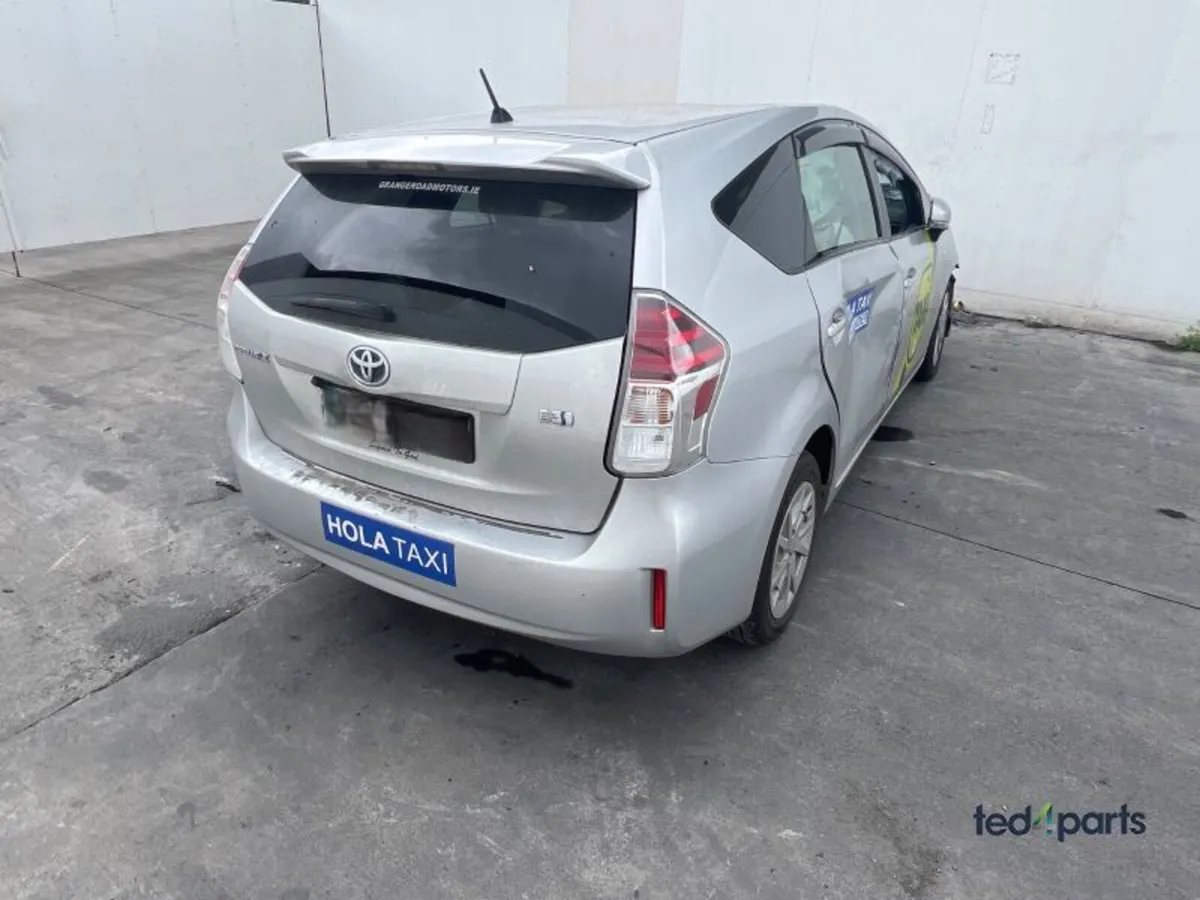2017 Toyota Prius For Breaking - Image 2
