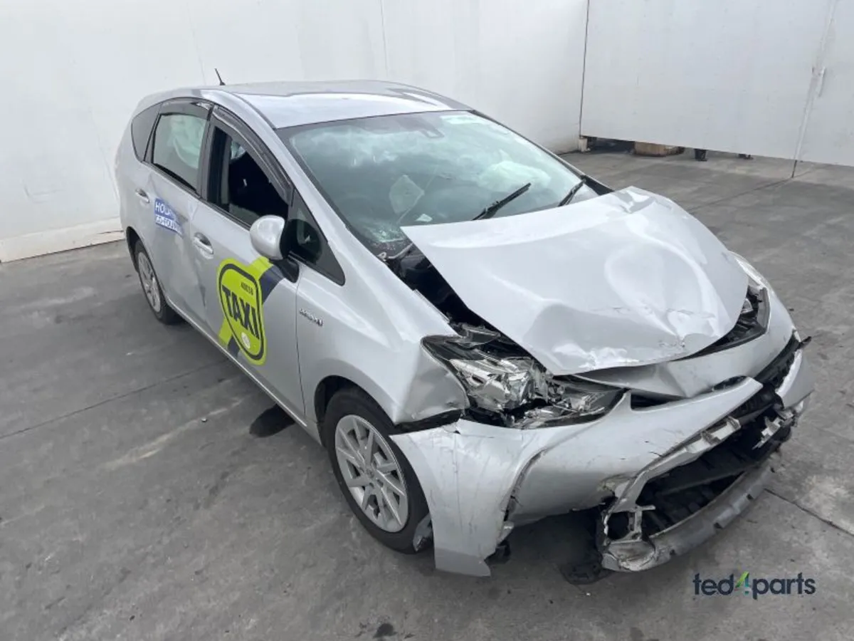 2017 Toyota Prius For Breaking - Image 4