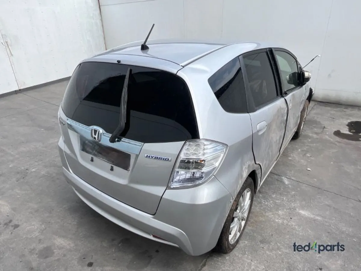 2013 Honda Fit For Breaking - Image 4