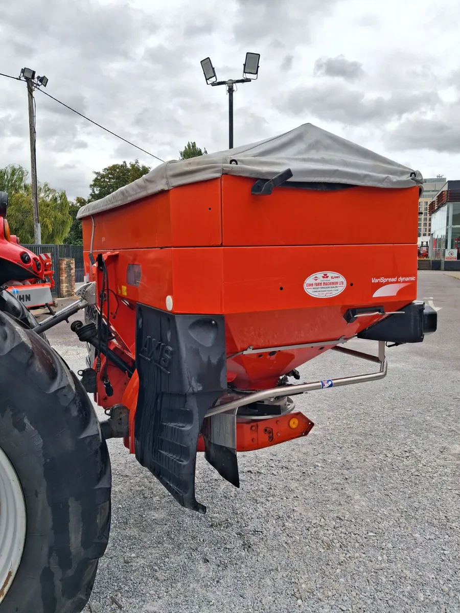 Rauch EMC V8 Fertiliser Spreader - Image 3