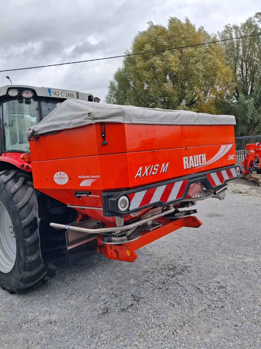 Rauch EMC V8 Fertiliser Spreader - Image 1