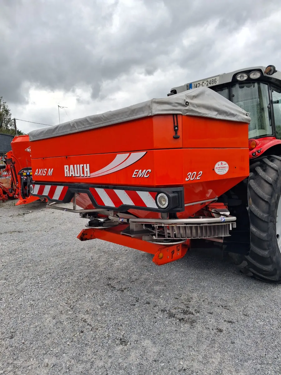 Rauch EMC V8 Fertiliser Spreader - Image 2