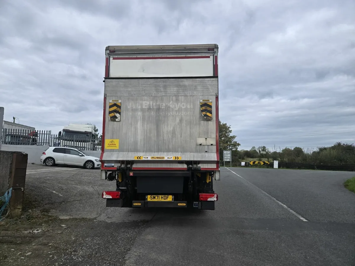 2022 -  DAF CF 330 Curtainsider - Image 4