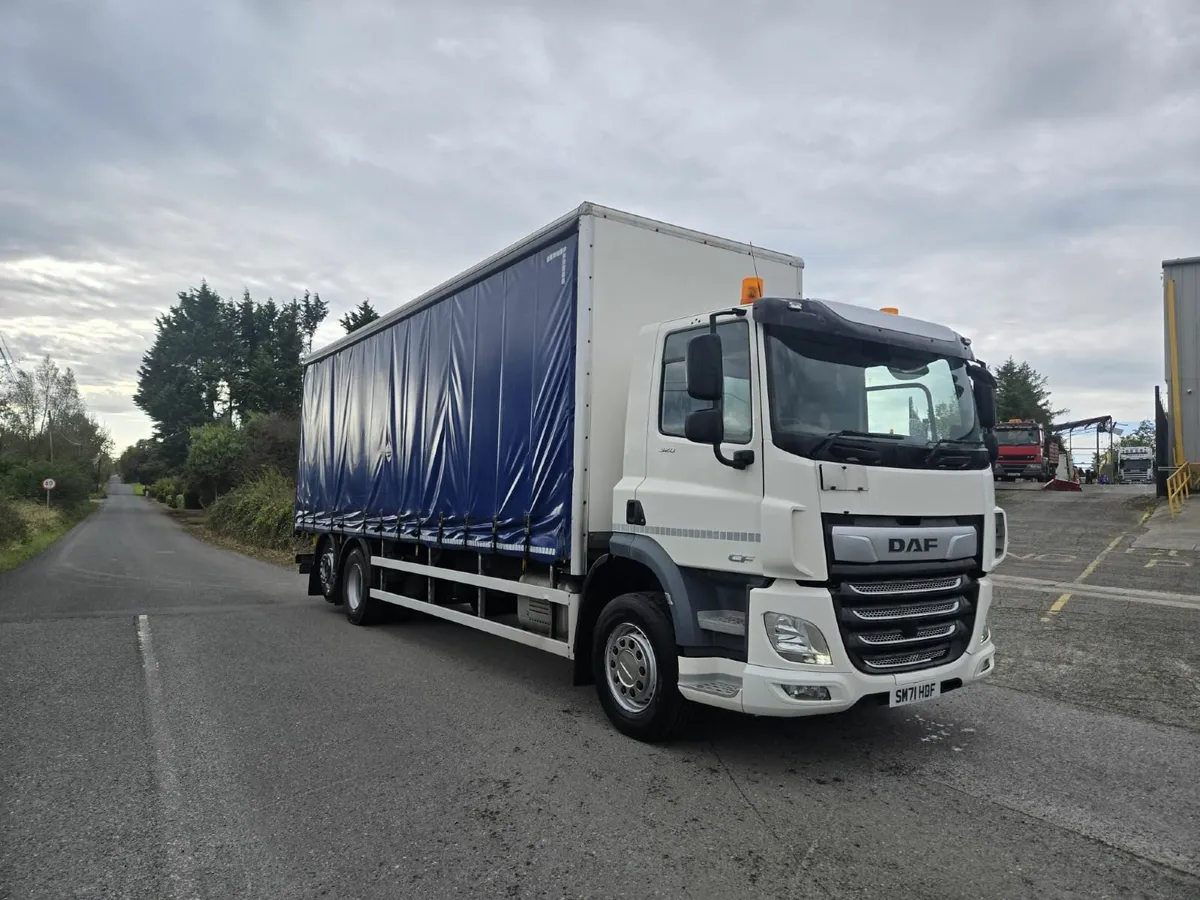 2022 -  DAF CF 330 Curtainsider - Image 1