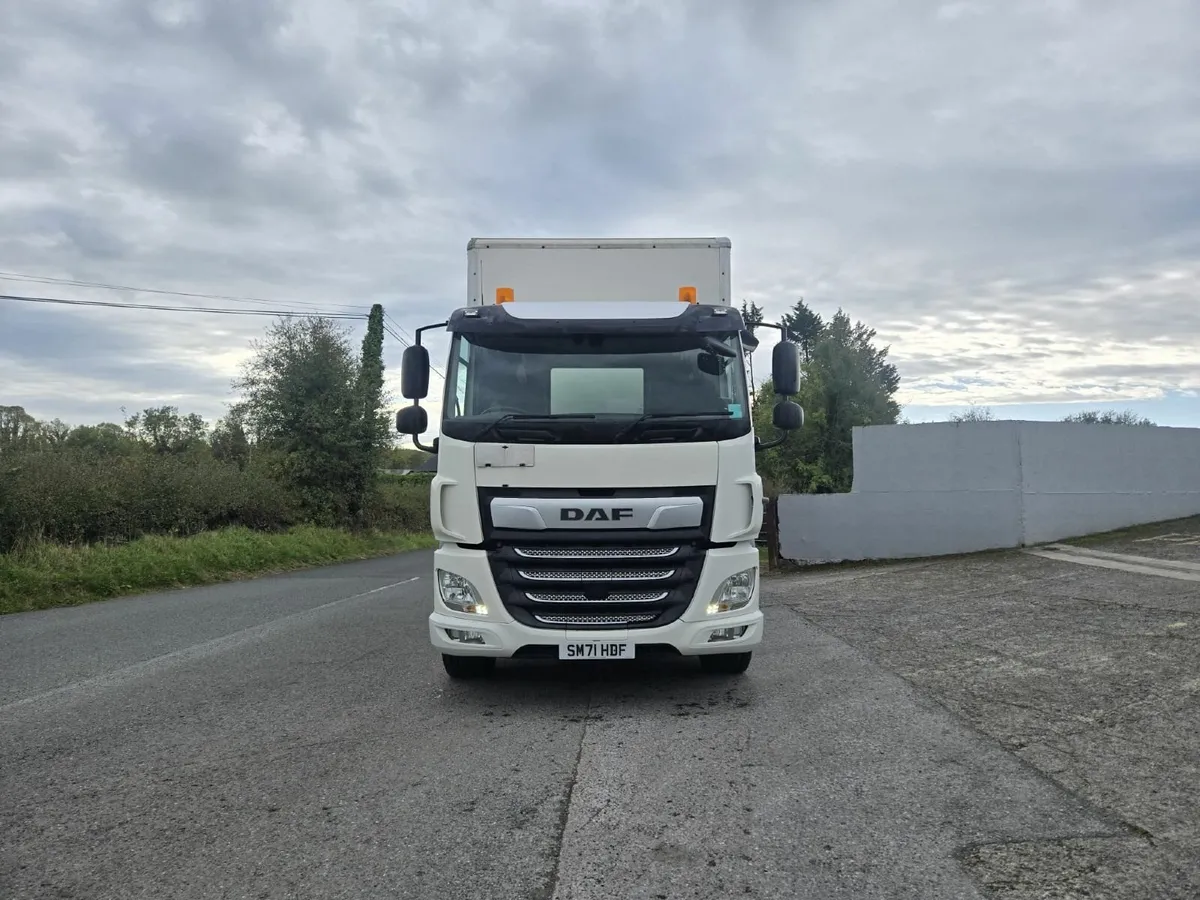 2022 -  DAF CF 330 Curtainsider - Image 3
