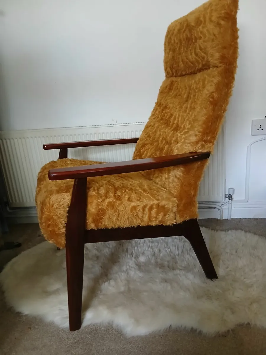 Vintage Refurbished Parker Knoll Armchair - Image 1