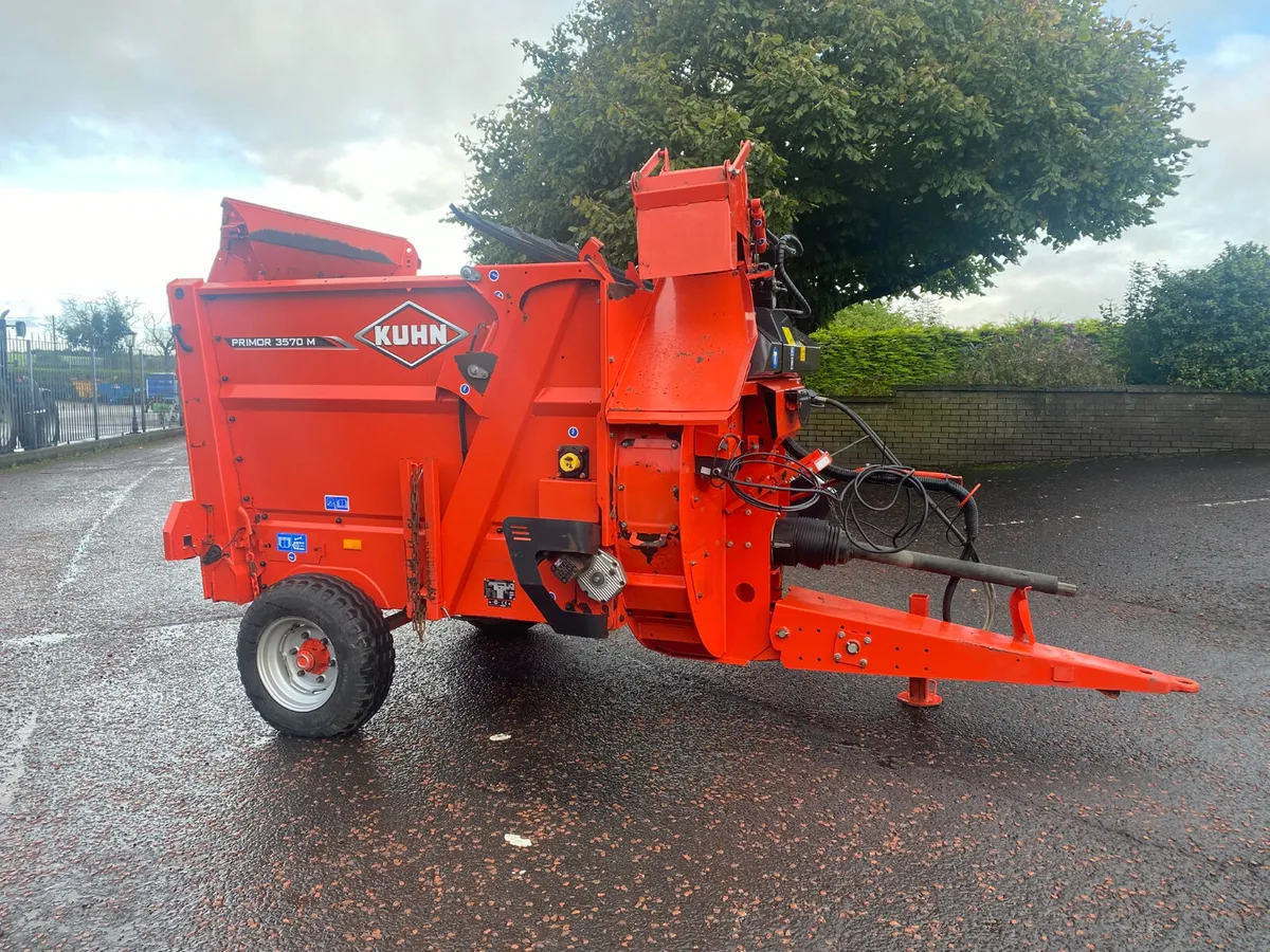 Kuhn Primor 3570M Straw Blower - Image 1