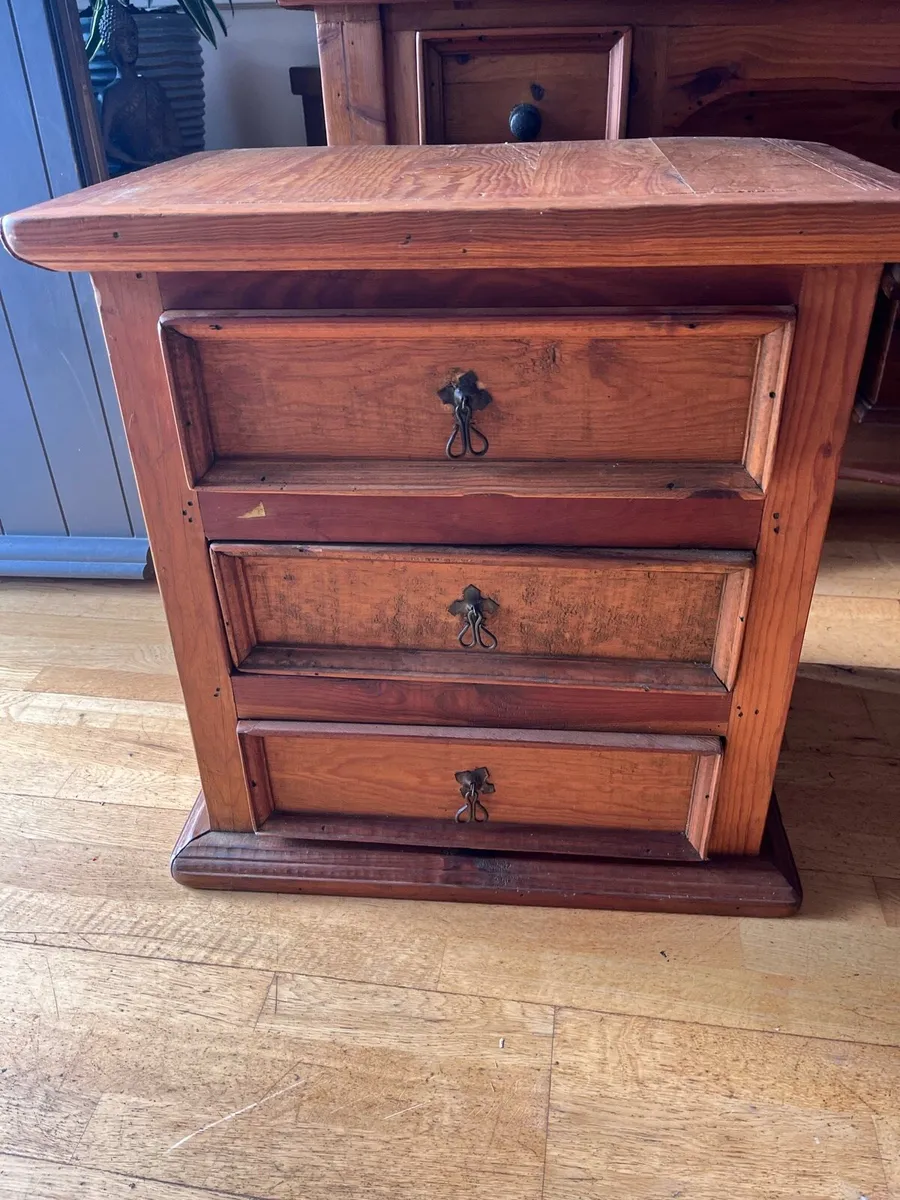 Chest of drawers / Locker - Image 2