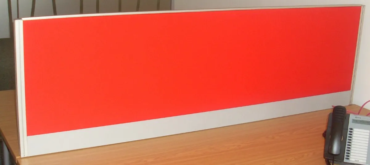 2nd hand desk mounted fabric screens - Image 4