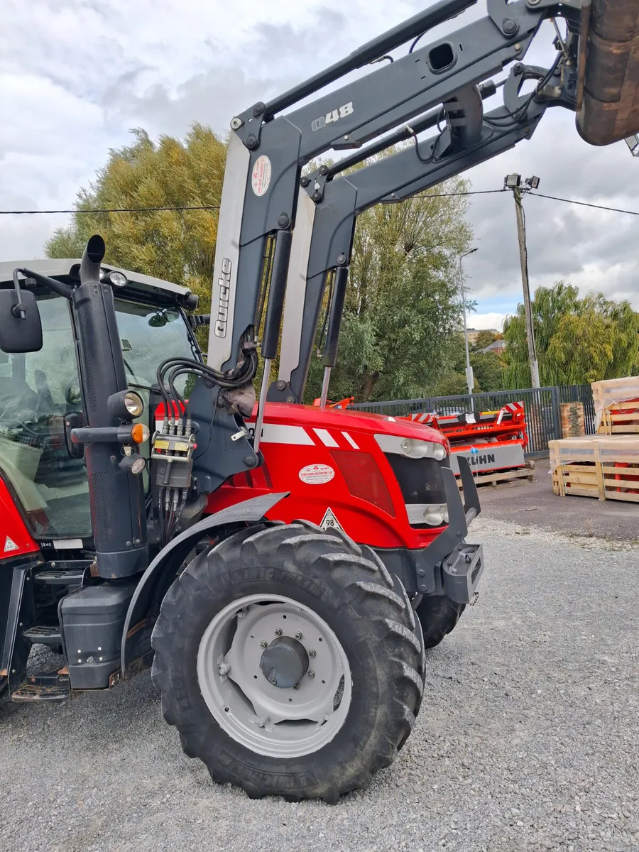 Massey Ferguson 6713 w Loader - Image 3