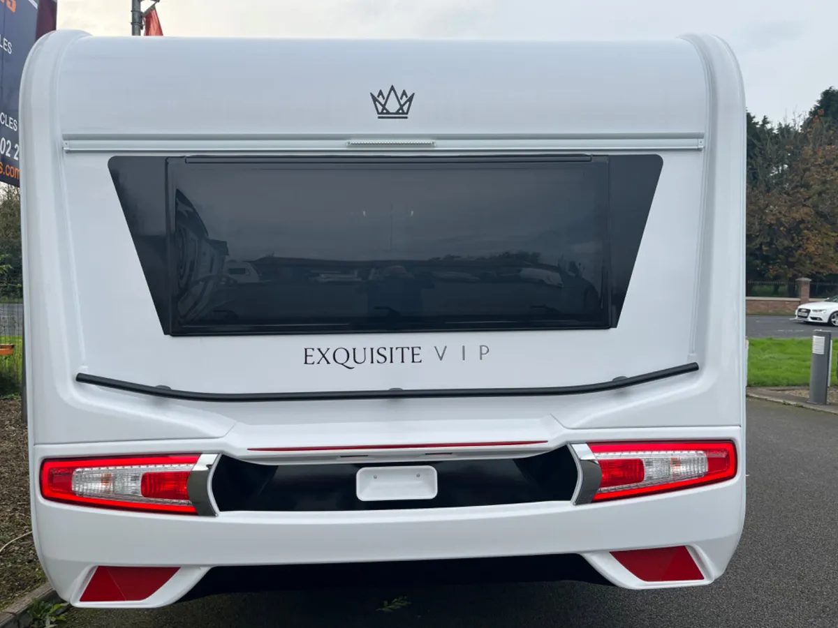 2024 LMC 595 VIP EXQUISITE 4/5 BERTH LUX CARAVAN - Image 4