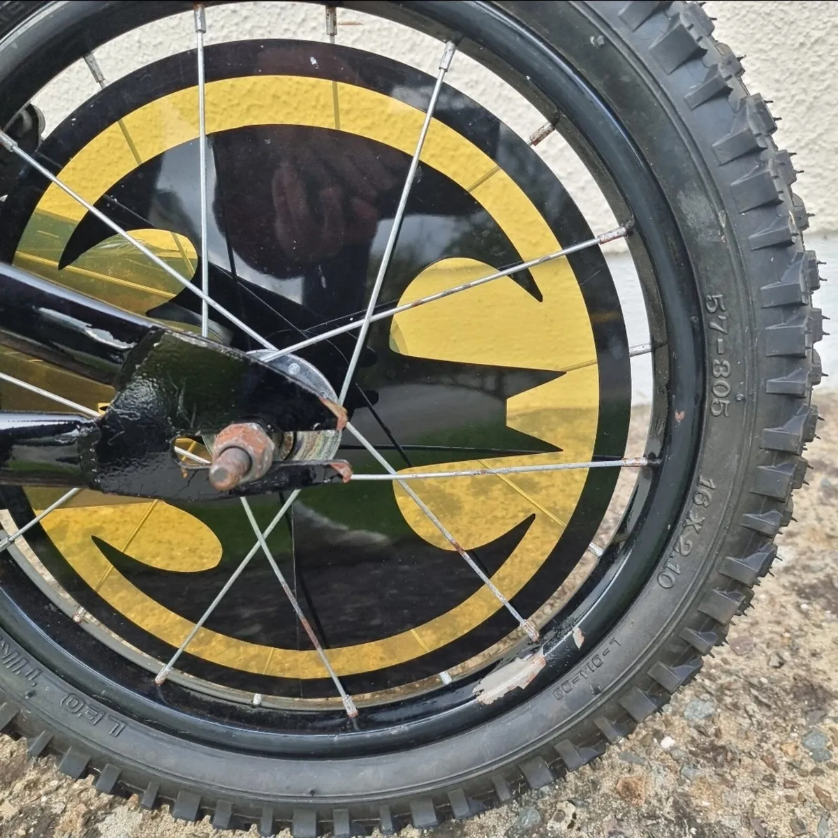 Boys Batman bike - Image 3