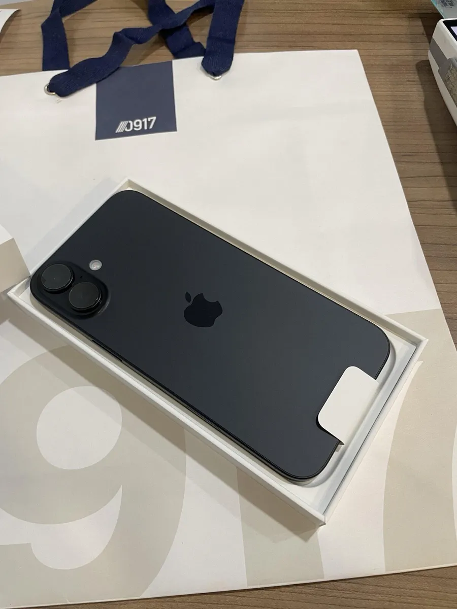 iPhone 16 and iPhone 17 new - Image 1