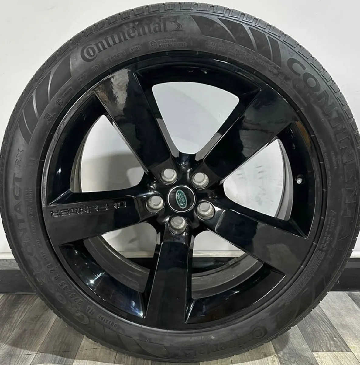 22" Genuine Land Rover Defender Alloy Wheel & Tyre - Image 2