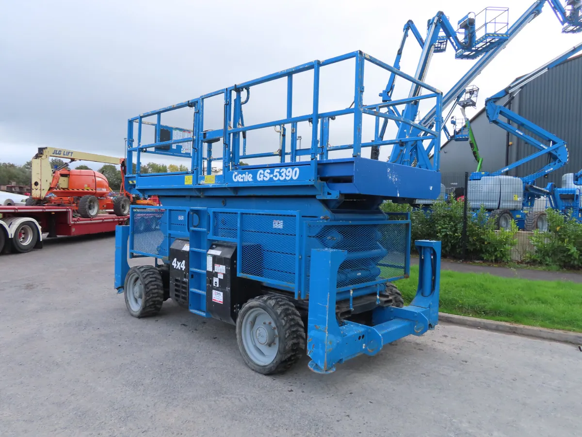 Genie GS 5390 4X4 Scissor Lift - Image 3
