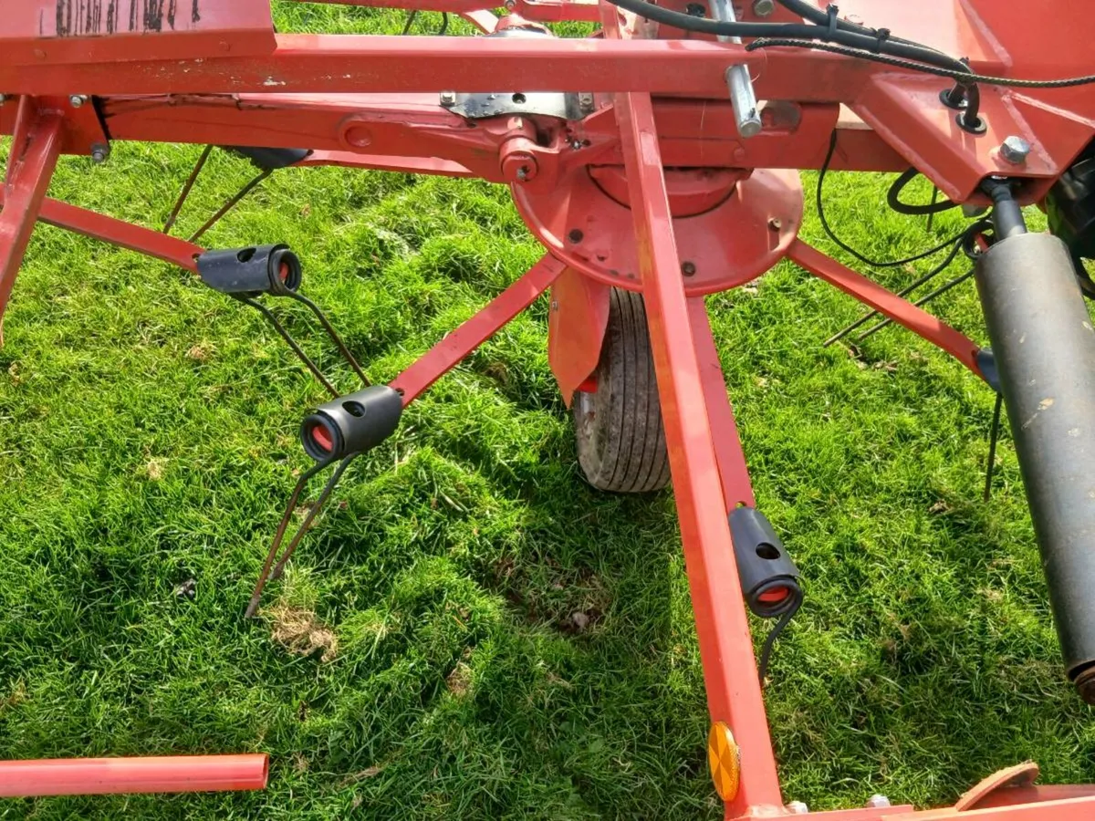 Kuhn 7802 tedder - Image 4