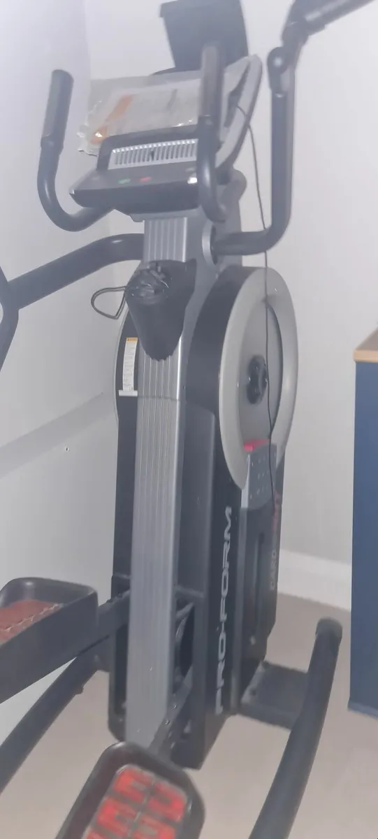 Proform HIIT HL Elliptical Cross Trainer - Image 2